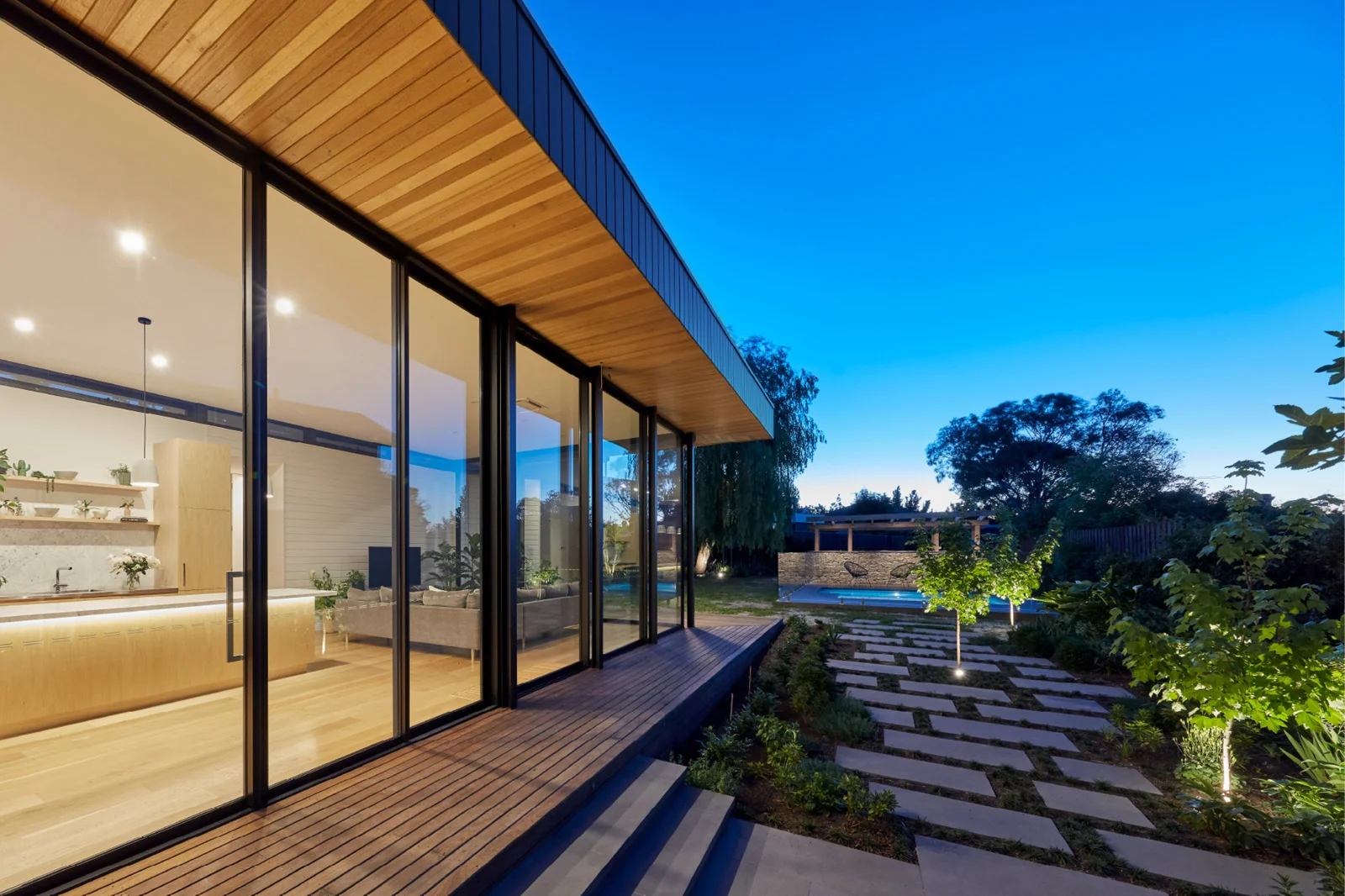 Balmoral House - Surrey Hills