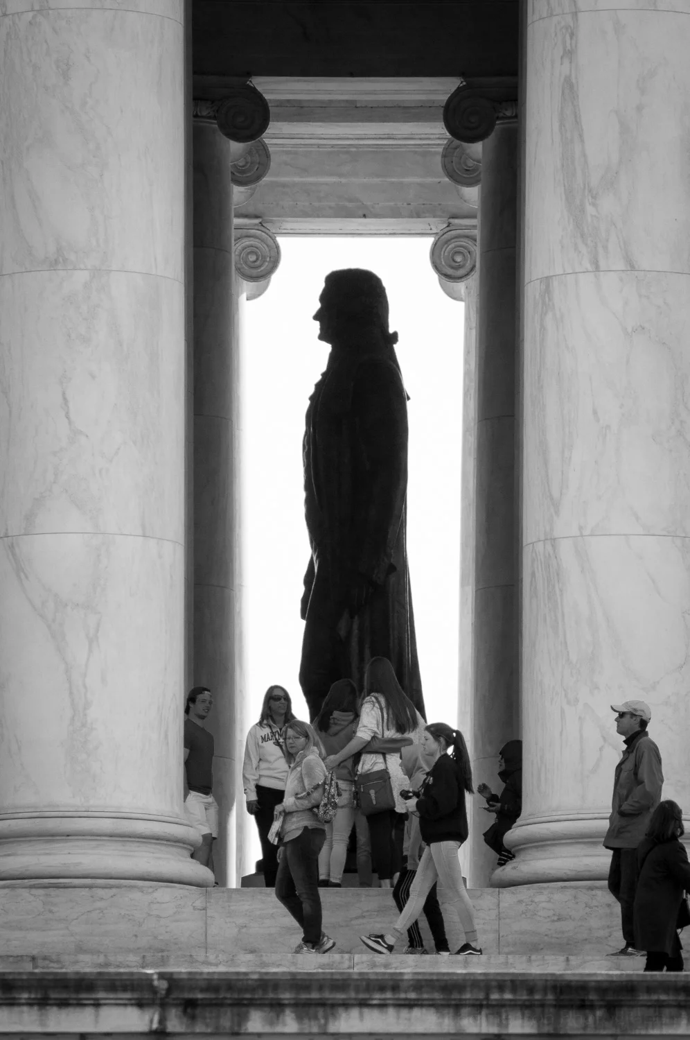 Black and white photo of the Thomas Jefferson Memorial.