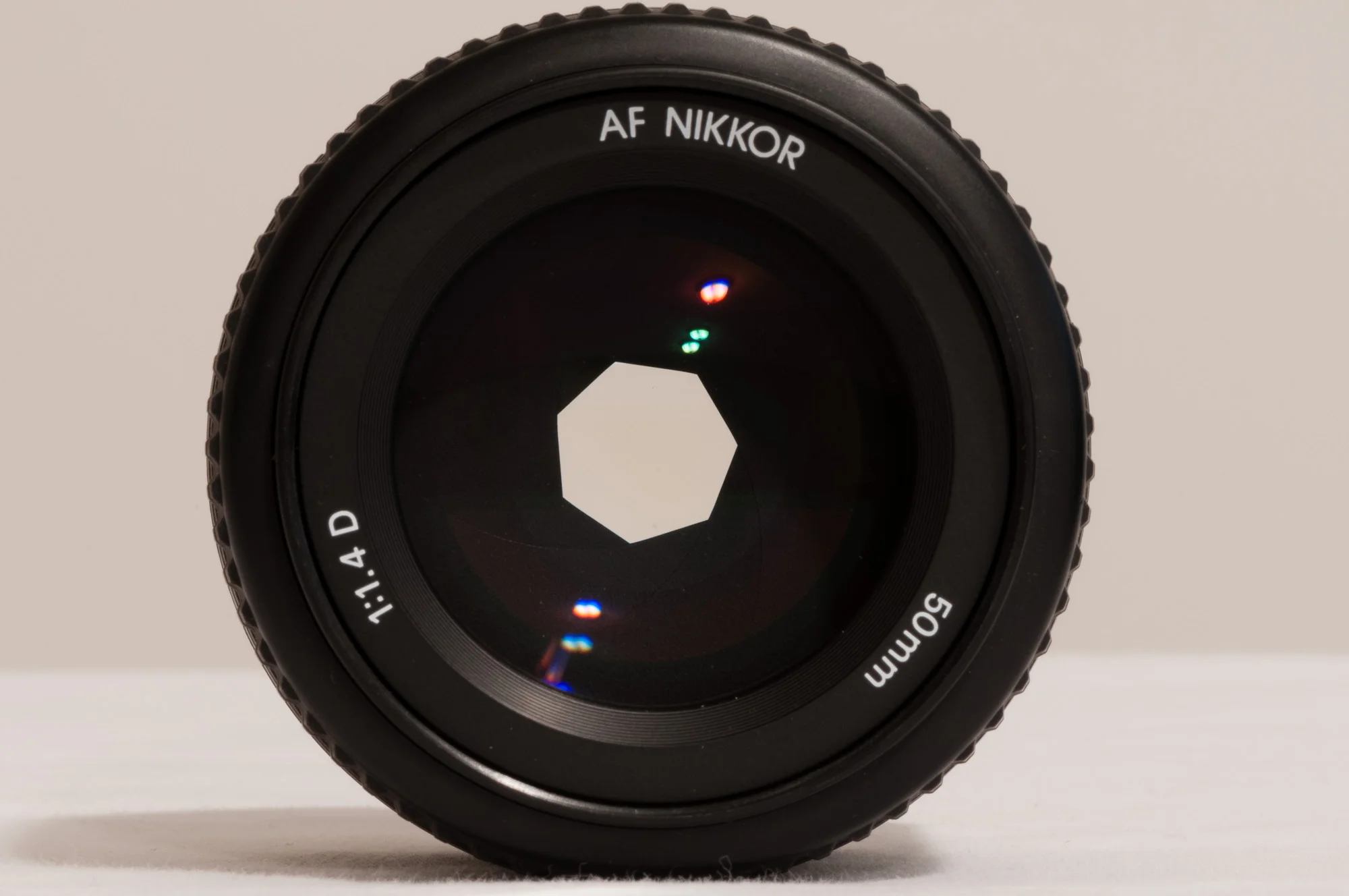 f/4 aperture opening