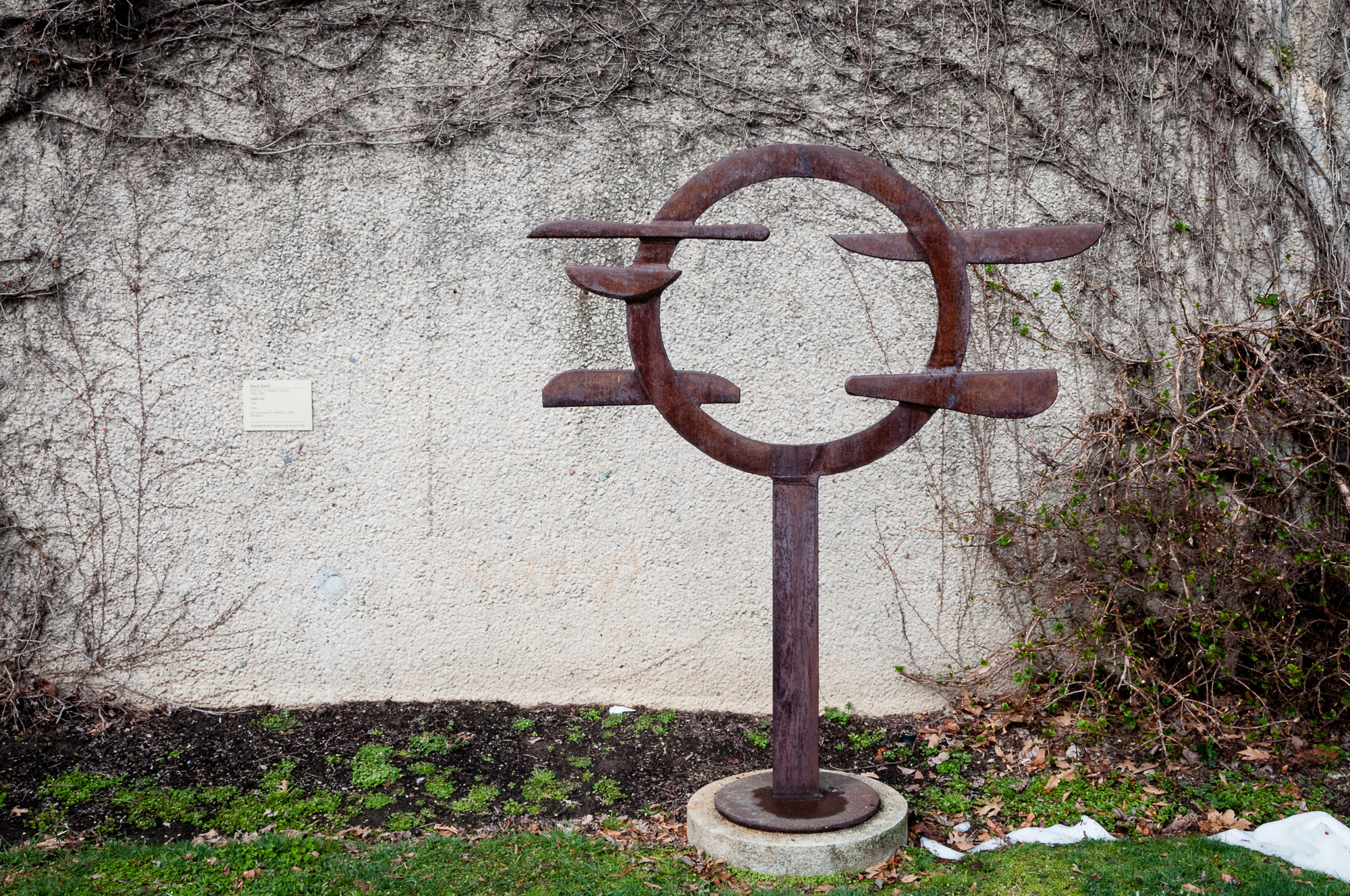 Voltri XV steel sculpture by David Smith in the Smithsonian Hirshhorn Sculpture Garden