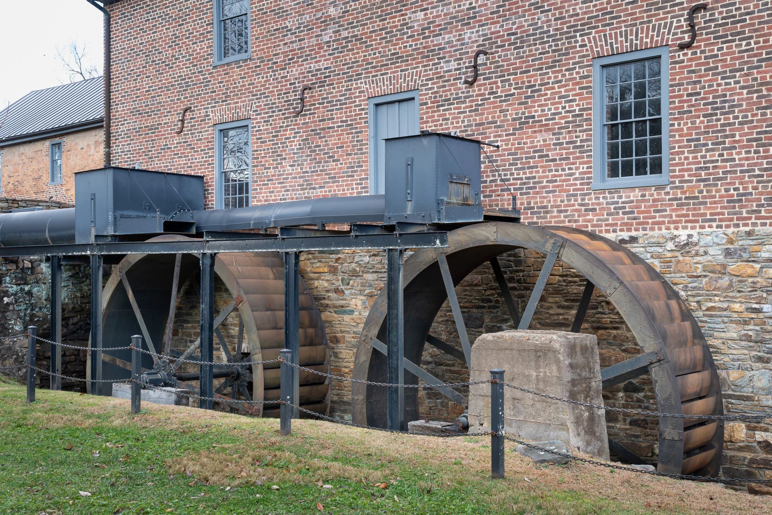 A closer look at the water wheels of the merchant mill at Aldie Mill