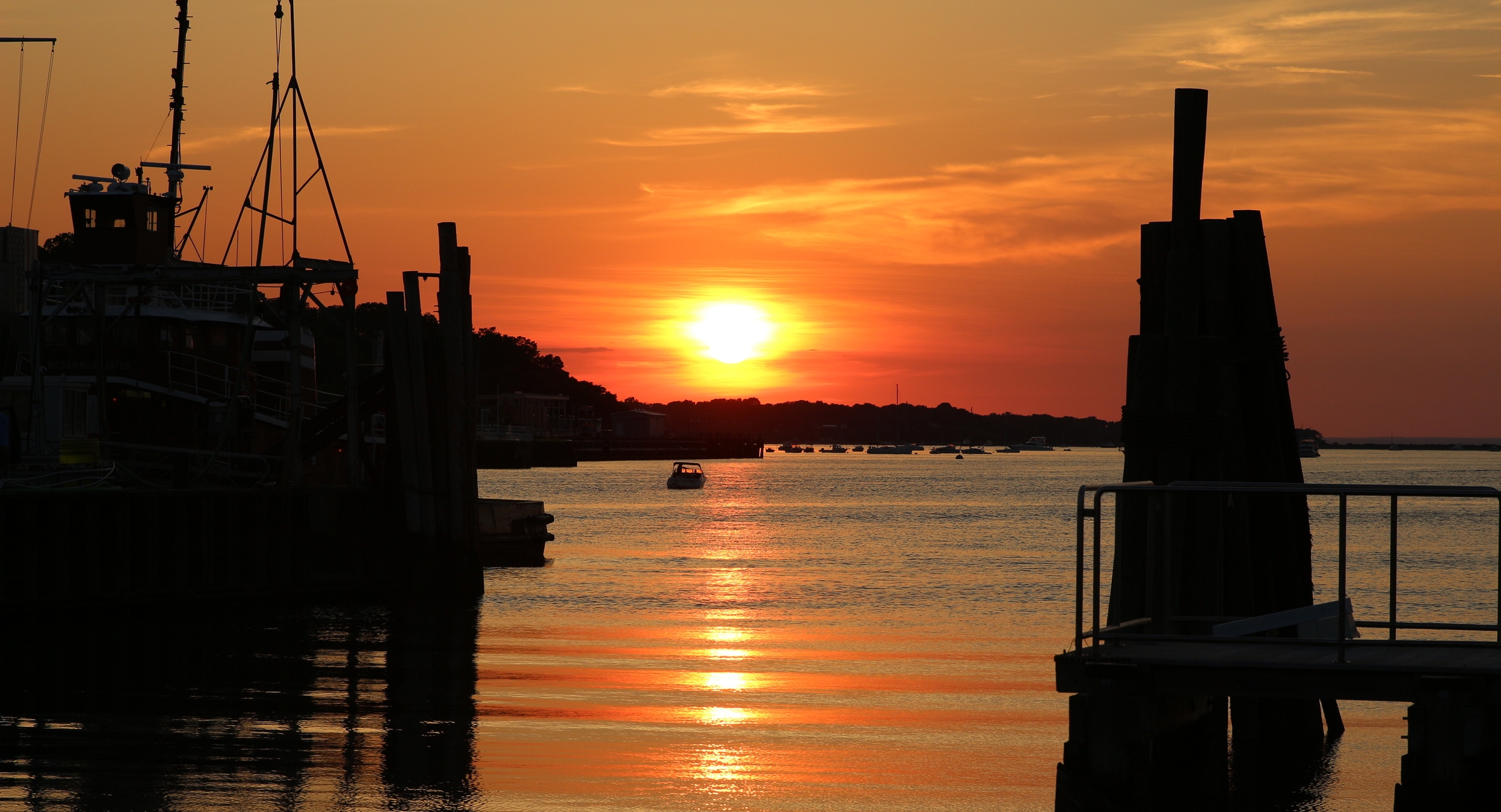 Definitely considering digital viewfinders for sunsets. The screen on the canon isn't the best but I do love the touch activated focus & shutter - a feature which surprising is lacking from most of the higher end cameras I am looking to upgrade to. 