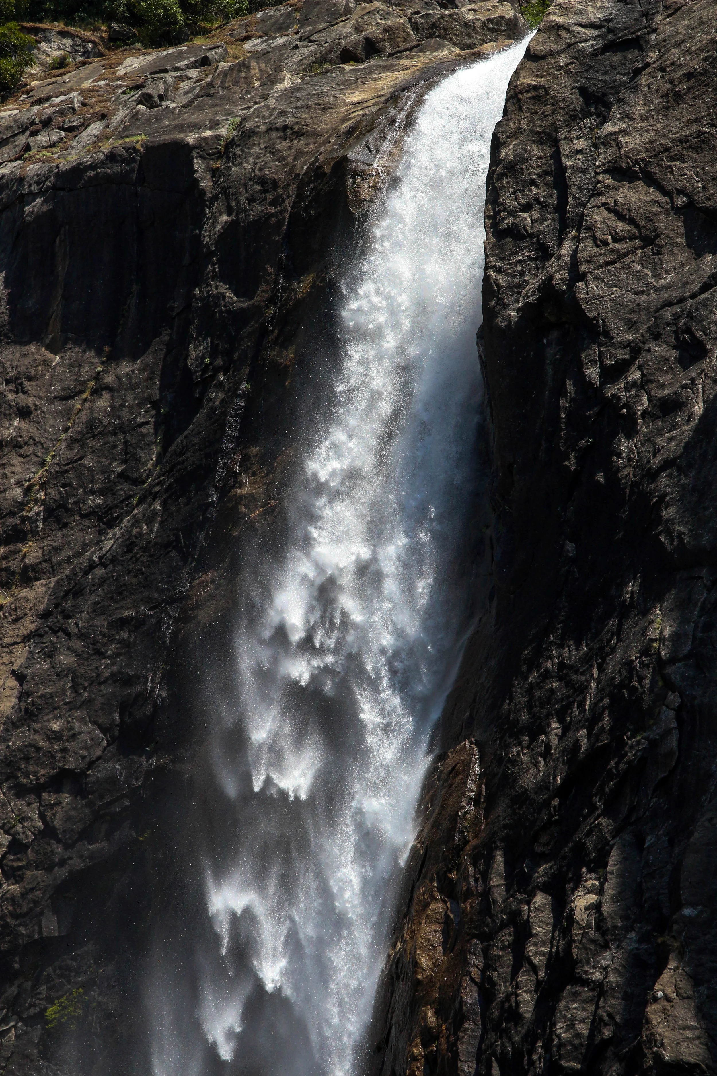 One day my coworker asked me if I wanted to go to Yosemite - I said "heck yeah I want to go!" A few months later we were able to reserve the very-difficult-to-reserve tents in Hetch Hetchy Valley. We were lucky! We stayed there a few days, taking hikes to the different waterfalls, and driving to the infamous Tunnel View and Glacier Point. Towards the end of the trip we made it down to the Redwood Forest which was spectacular - just wish we had more time to do more of the trail. In the following days we drove up from Yosemite National Park through Tioga Pass, Lake Mono, all the way around Lake Tahoe, and back to San Francisco. I've reserved this post specifically for the Yosemite portion of the trip. 