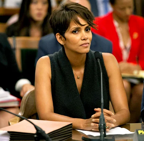 Halle Berry testifies against paparazzi for terrifying her daughter.
