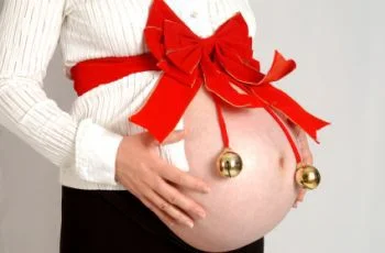 Pros and Cons of a Holiday Season Pregnancy