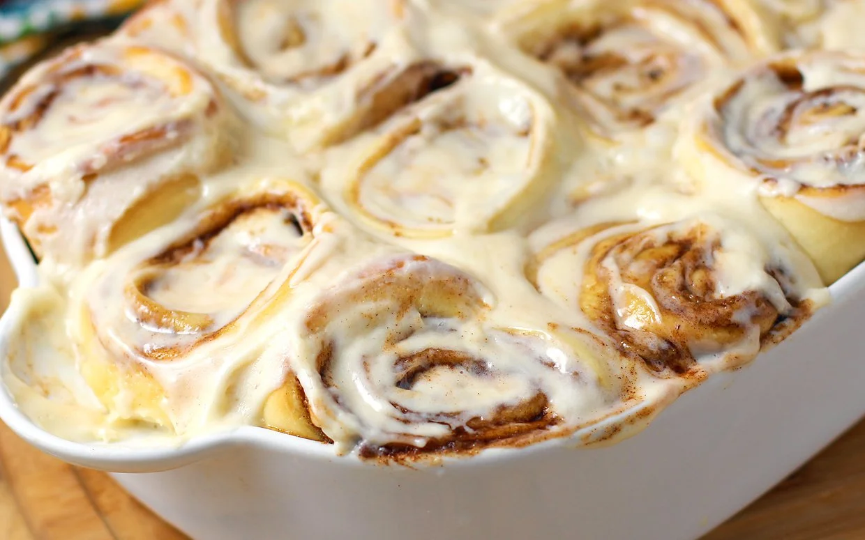 Cinnabon Style Cinnamon Rolls
