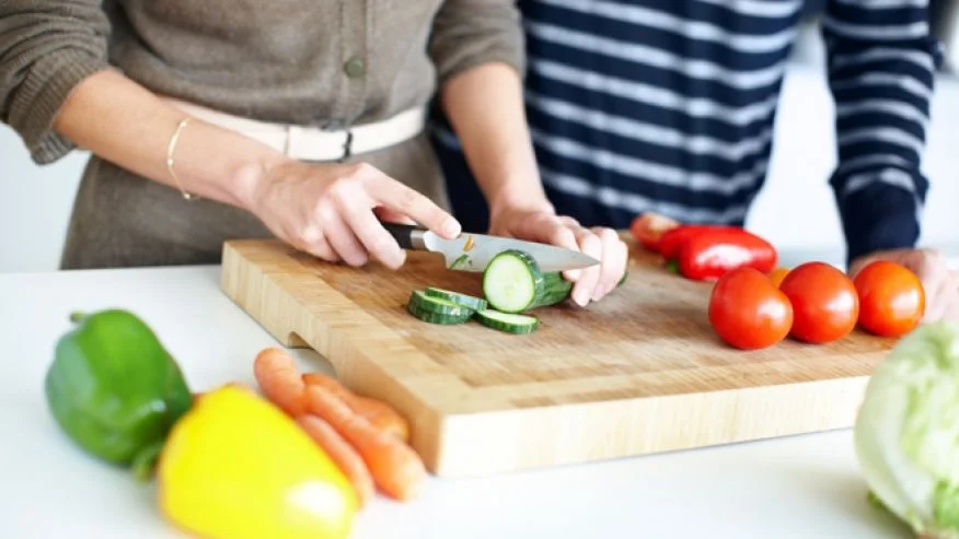 Low-Carb Diets May Beat Low-Fat Options for Weight Loss, Heart Health