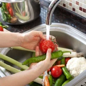 5 DIY Fruit and Vegetable Washes