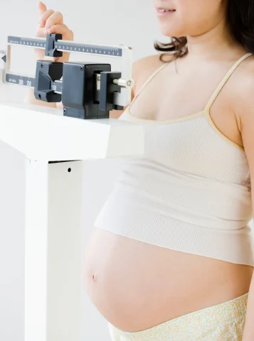 Moms' Excess Pregnancy Weight Linked To Kids' Obesity