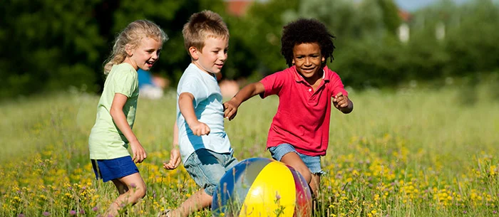 15 Clever Ideas For Spring Outdoor Play!