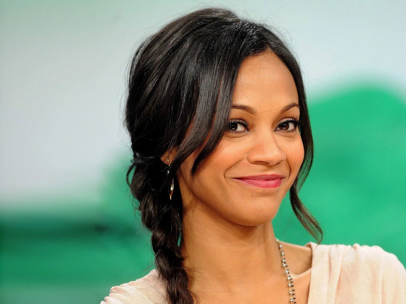 Zoe Saldana Gained 70 Pounds During Her Pregnancy - So What?