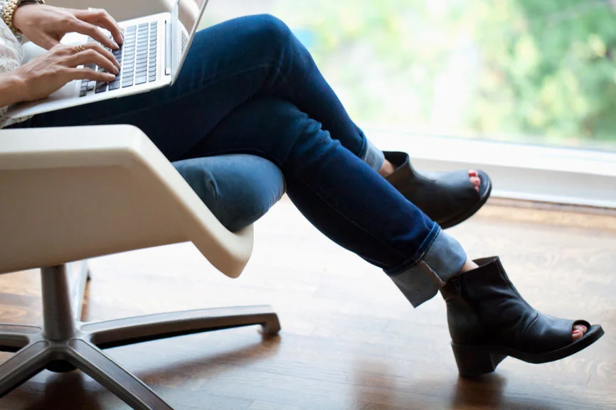 Sitting With Your Legs Crossed? 4 Reasons To Stop — Now