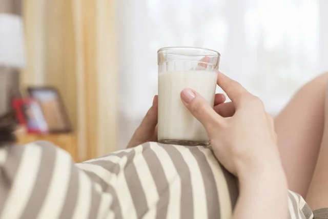 Can Drinking Organic Milk During Pregnancy Cut The Baby's IQ?