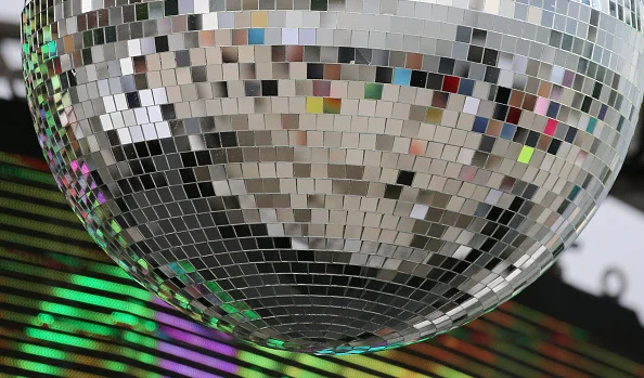 Watch Pregnant Mom And Adorable Daughter Dance-Off 