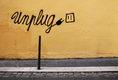 7 Unexpected Benefits Of Unplugging From Technology