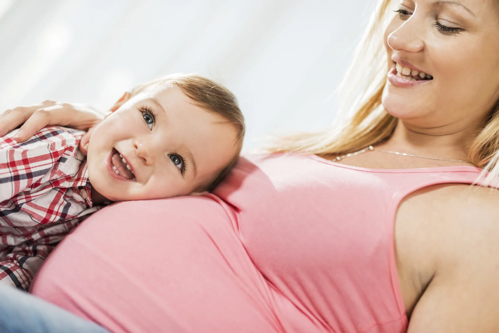 Tips For Introducing Twins To An Older Sibling