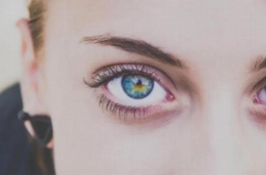 VCRXKU9GLE Face.jpg