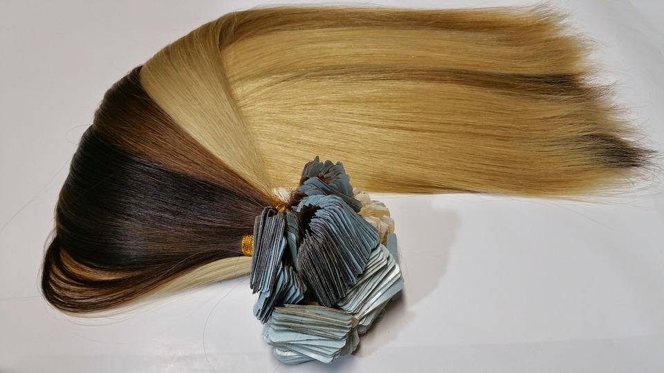 4 Ways To Spot Fake Hair Extensions — Every Little Thing Birth and Beyond  360 Magazine