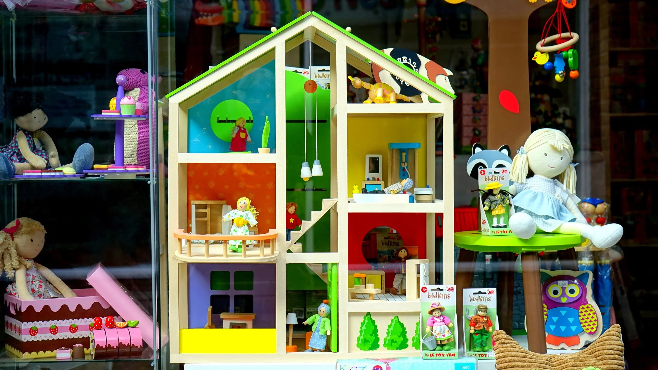 How To Choose A Dolls House For Your Child