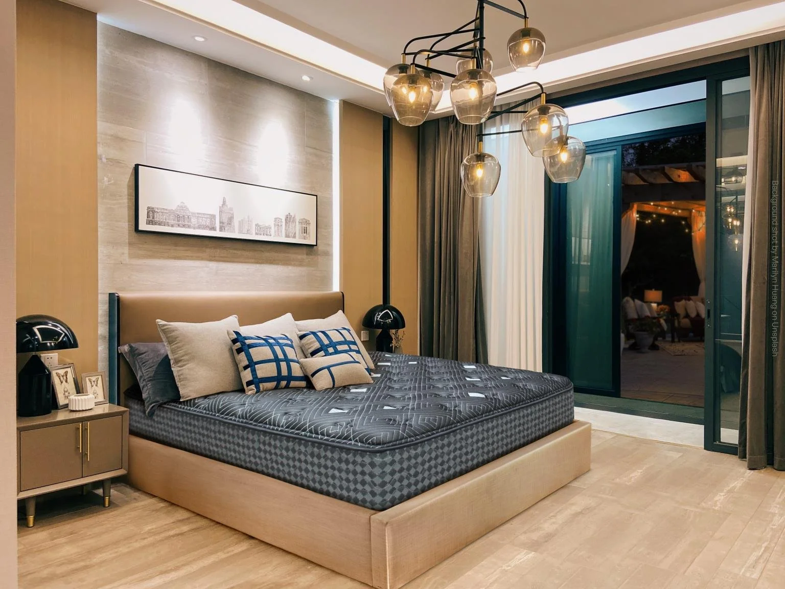 Edge B40 Plush Room Shot.jpg
