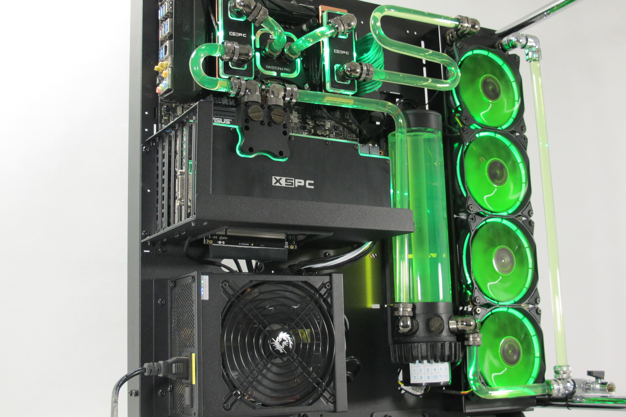 Сво на 06. Thermaltake Core p5 TG v2. Корпус Thermaltake Core p5. Thermaltake Core p5 Mora x3. Thermaltake Core p5 SLI.