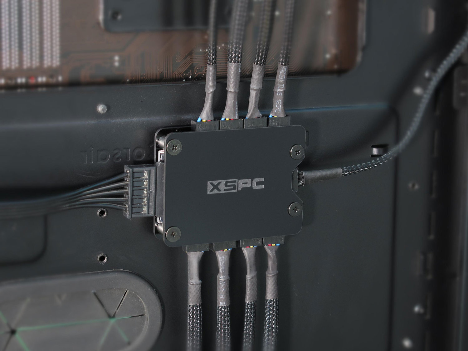 8 Way PWM Splitter Hub - SATA Powered (Black) — XSPC - Performance PC Water  Cooling