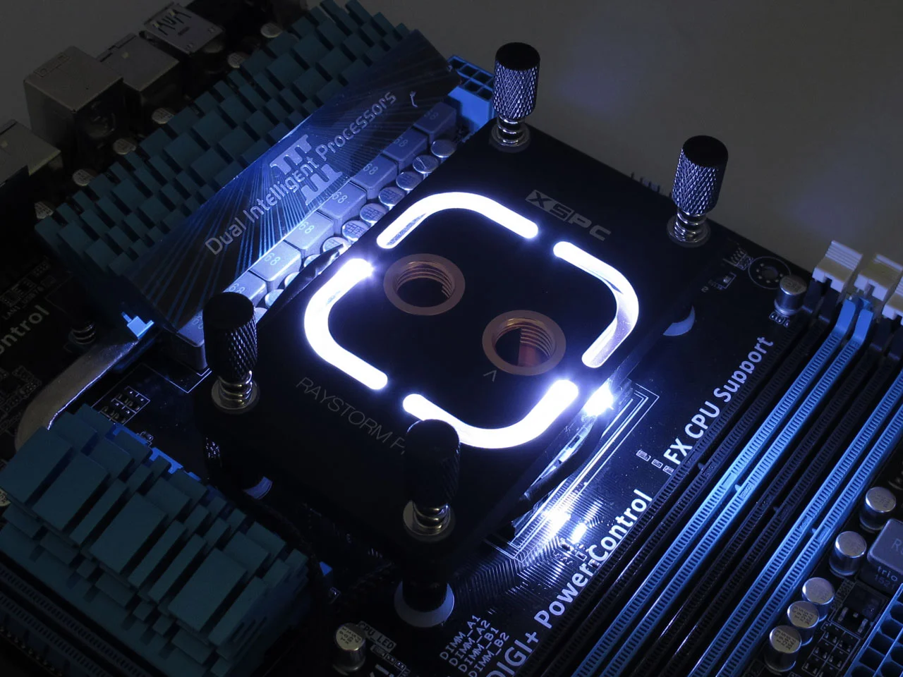 amd-pro-white.jpg