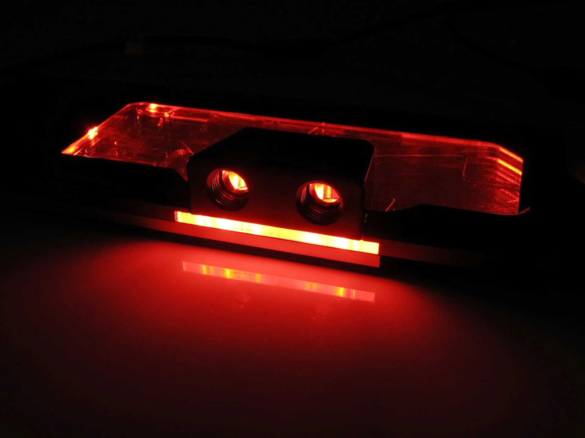 2080-led-red.jpg
