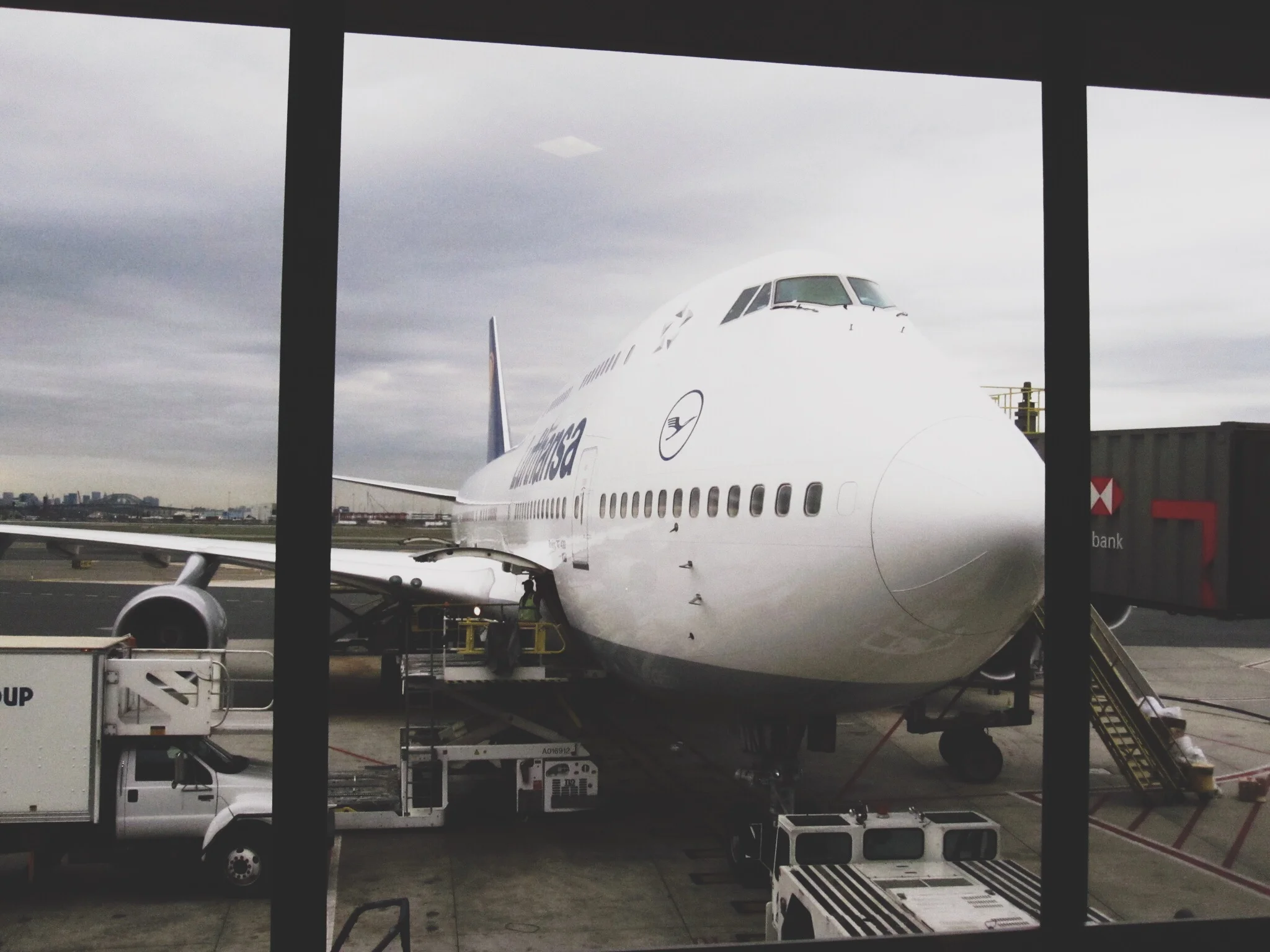 lufthansa-airplane-review.jpg