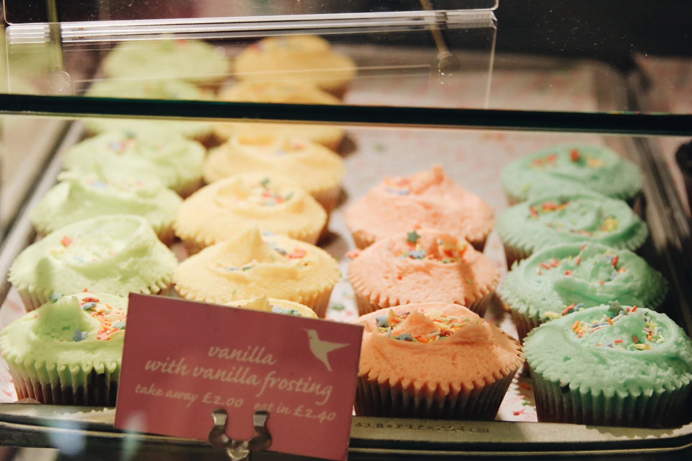 TheHummingbird-bakery-london-blog-onmyway-travel.jpg