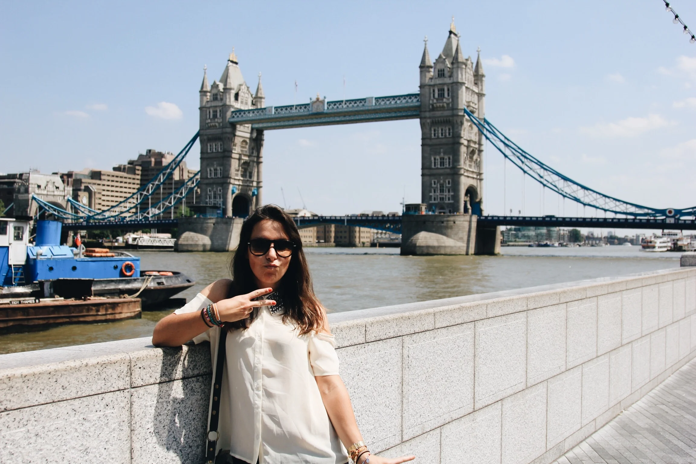 Alex-Tower-bridge-londres.jpg