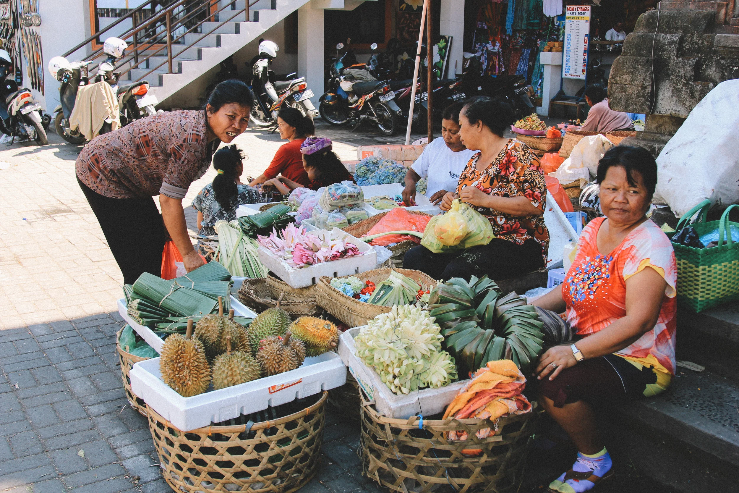 market-ubud-bali-onmyway.jpg