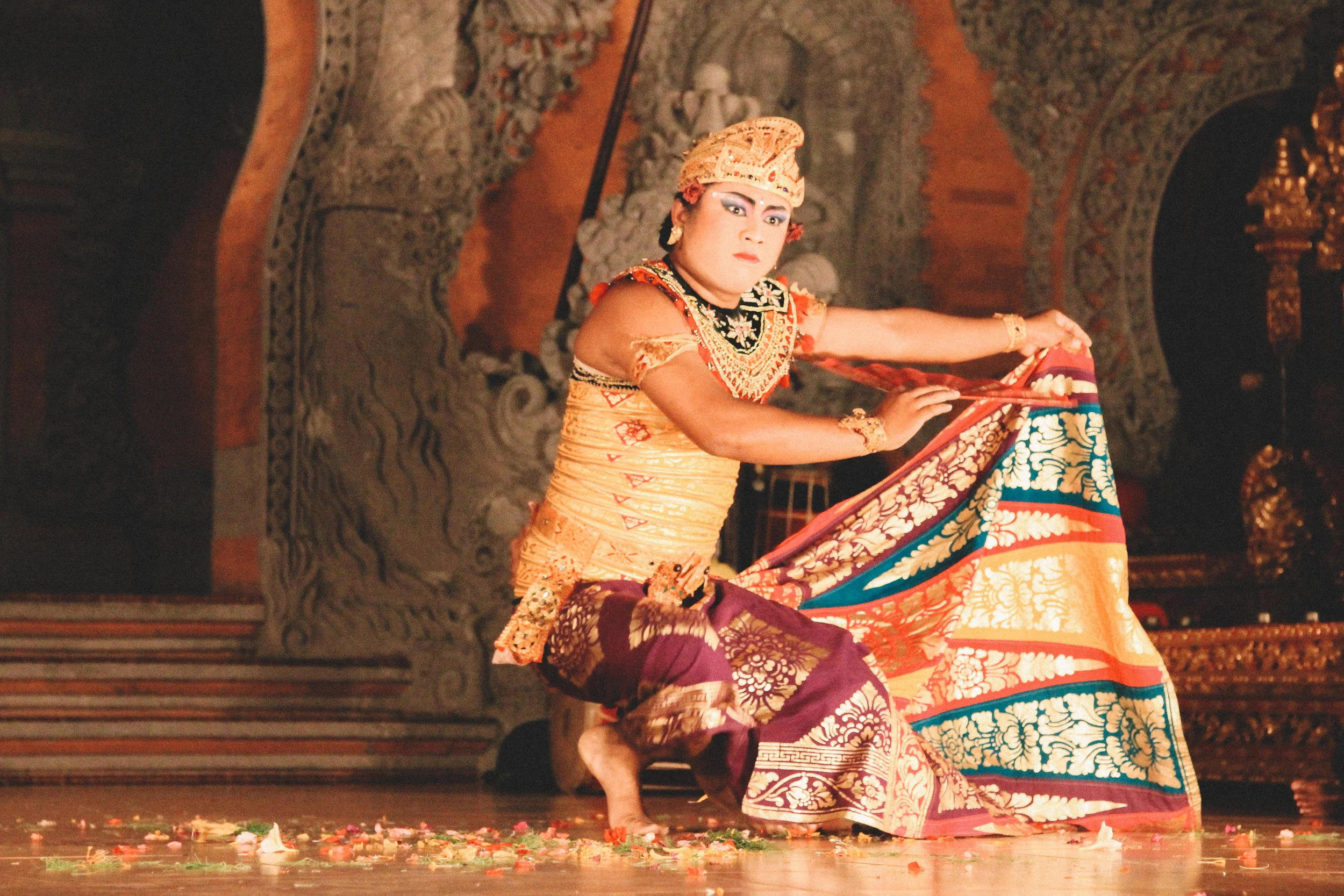 Legong-dance-luh luwih-bali.jpg
