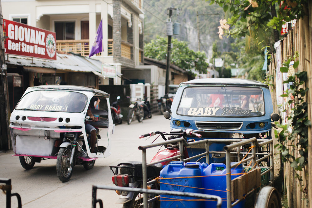 El-nido-street-life-tricycle.jpg