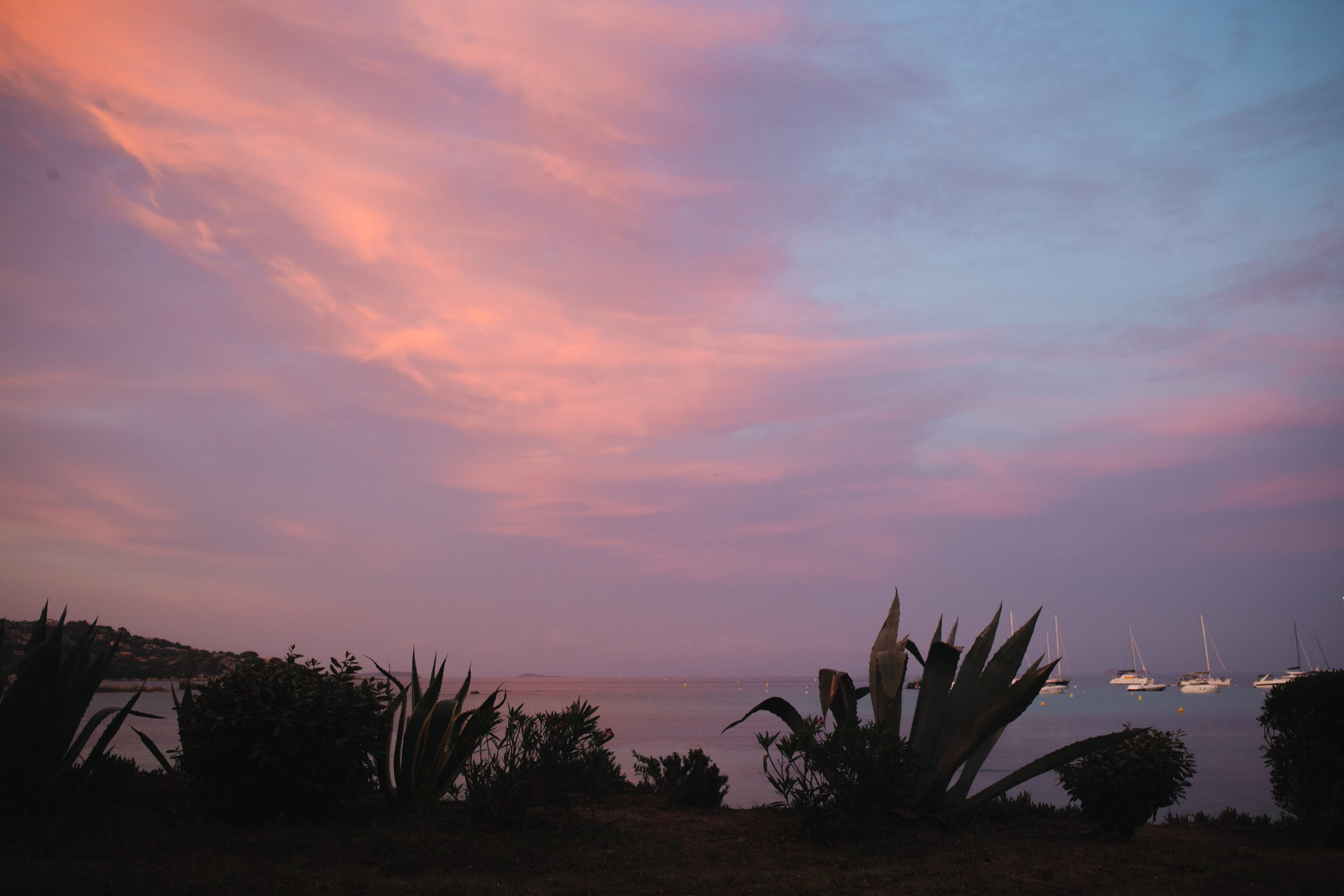 la-table-du-moby-dick-coucher-soleil.jpg