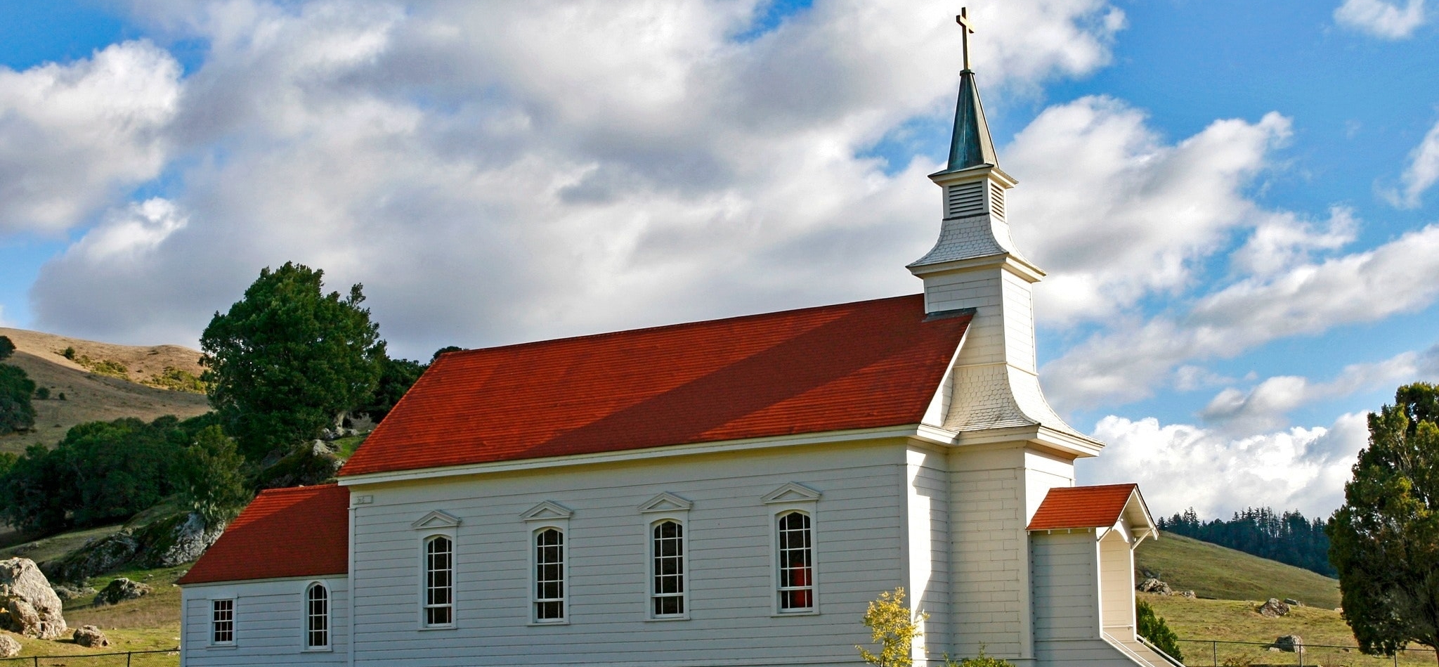 architecture-building-catholicism-208432.jpg