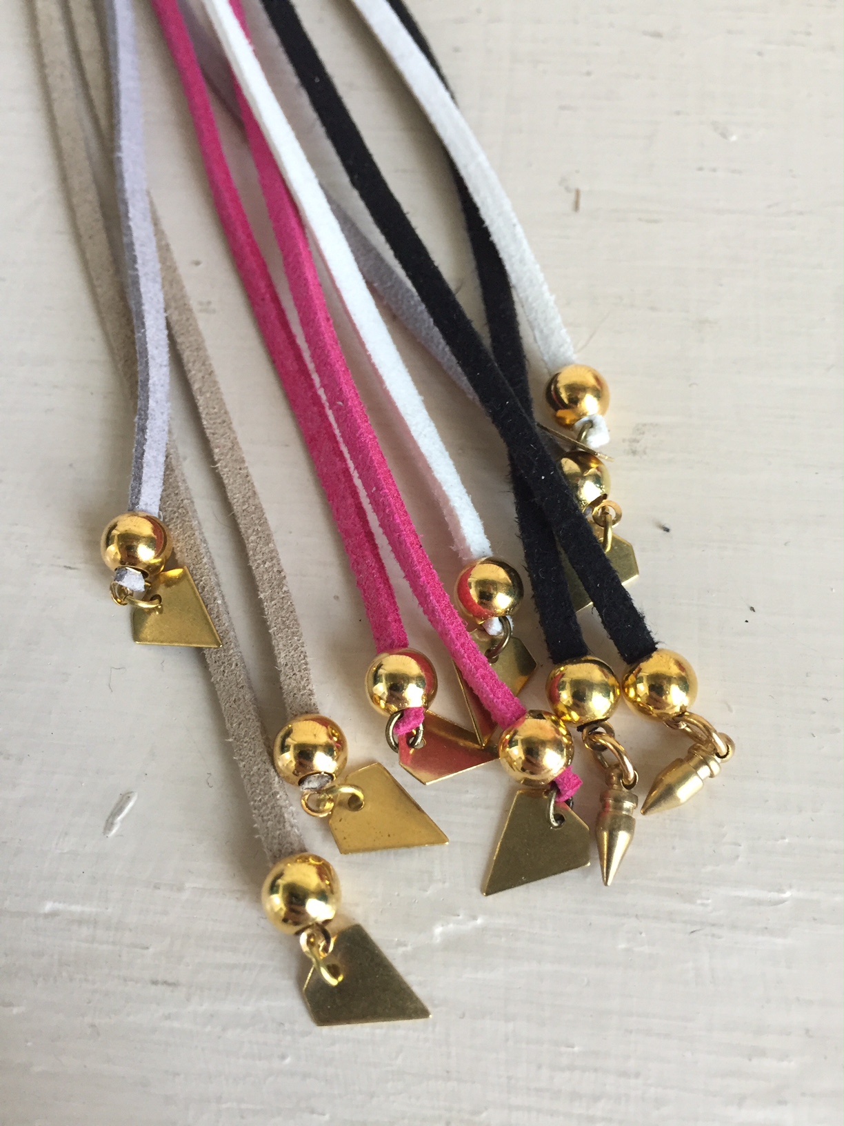 The details on these bolos are super cute!