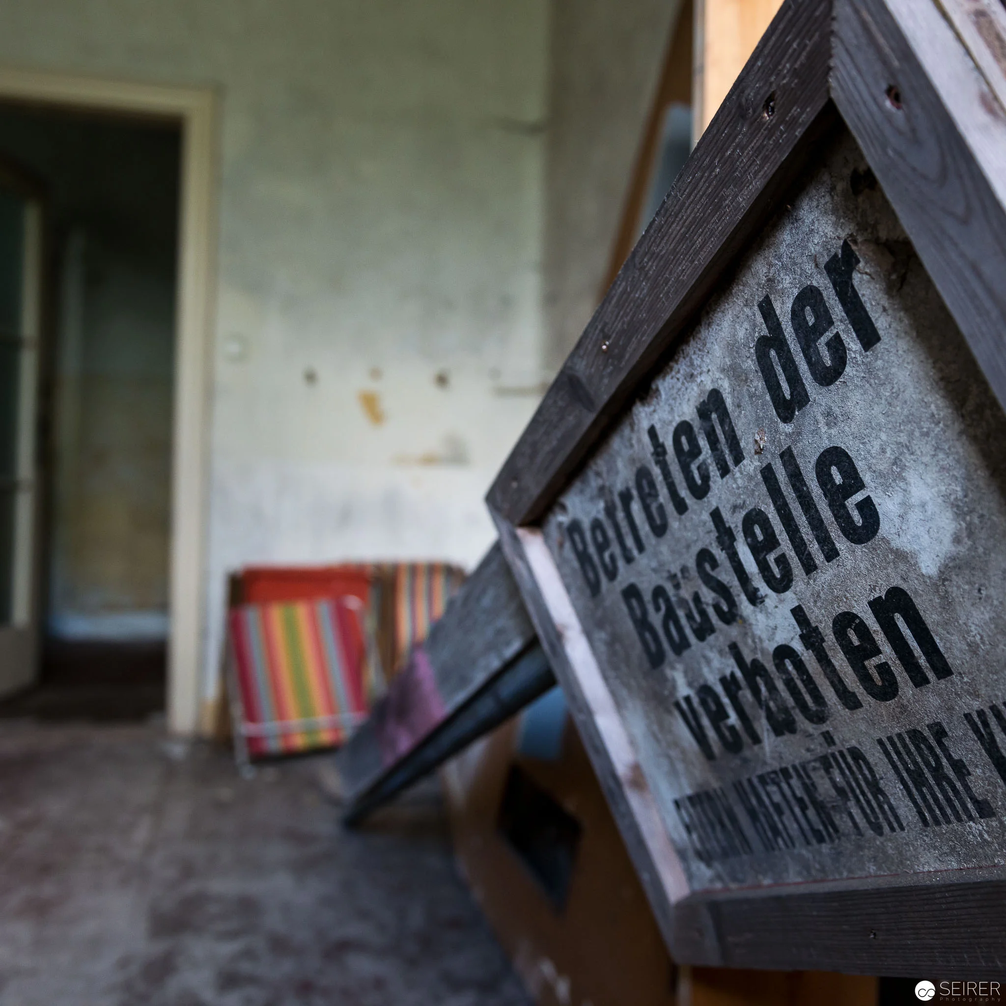 Gruselige Requisiten im Kurhaus Semmering