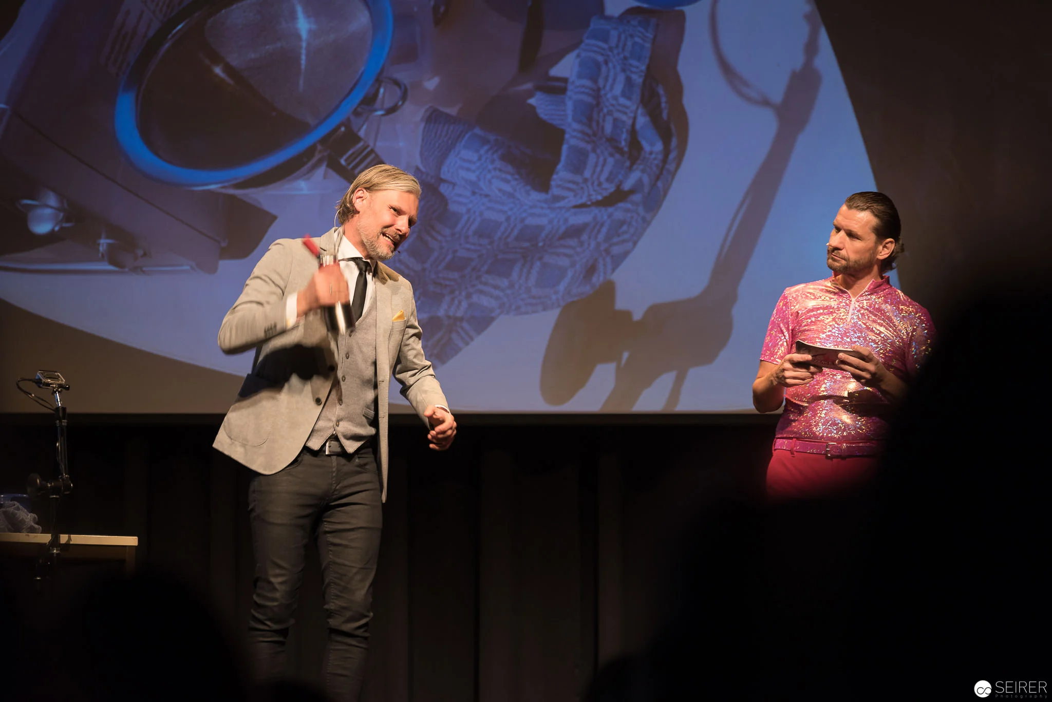Science Busters - Warum landen Asteroiden immer in Kratern - Stadtsaal Wien