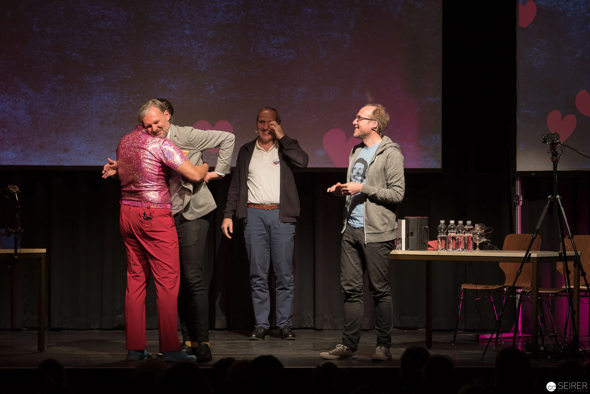 Science Busters - Warum landen Asteroiden immer in Kratern - Stadtsaal Wien