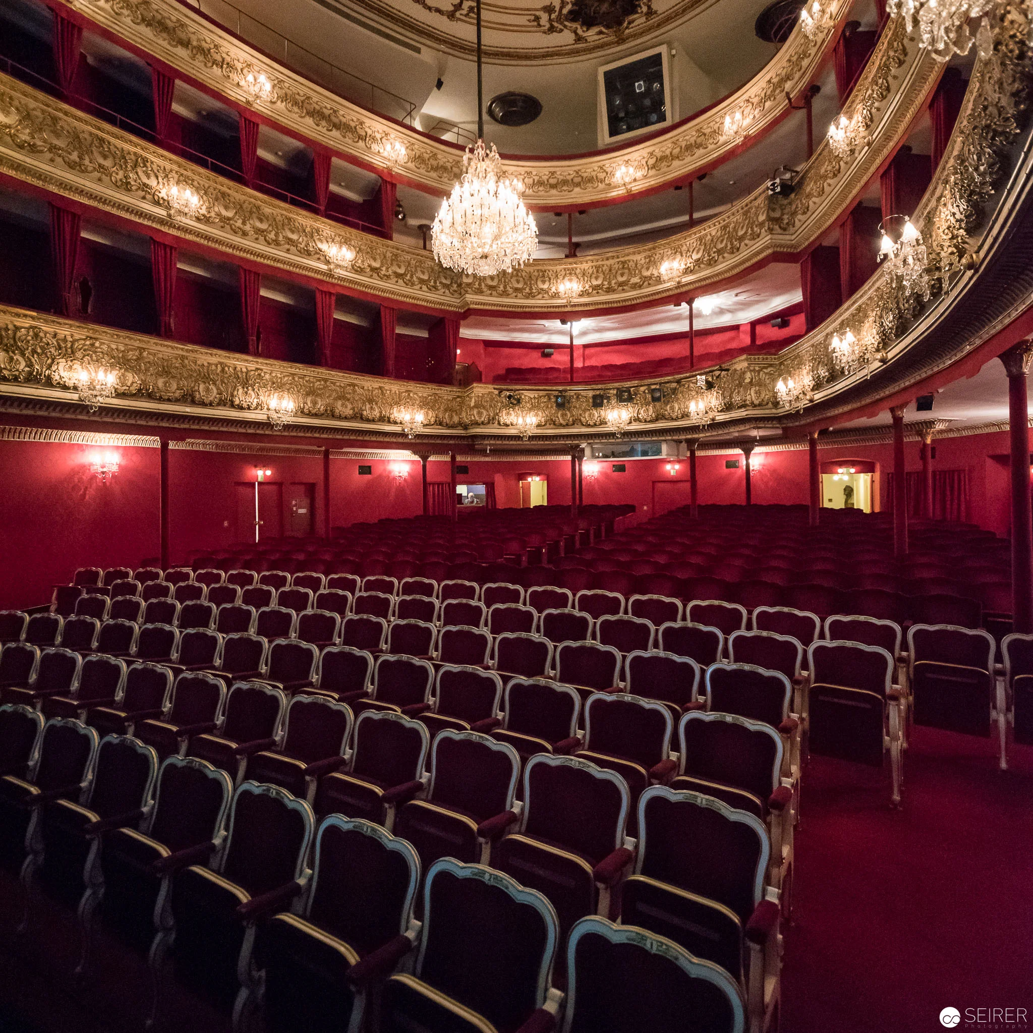 Zuschauersaal vor dem Ansturm