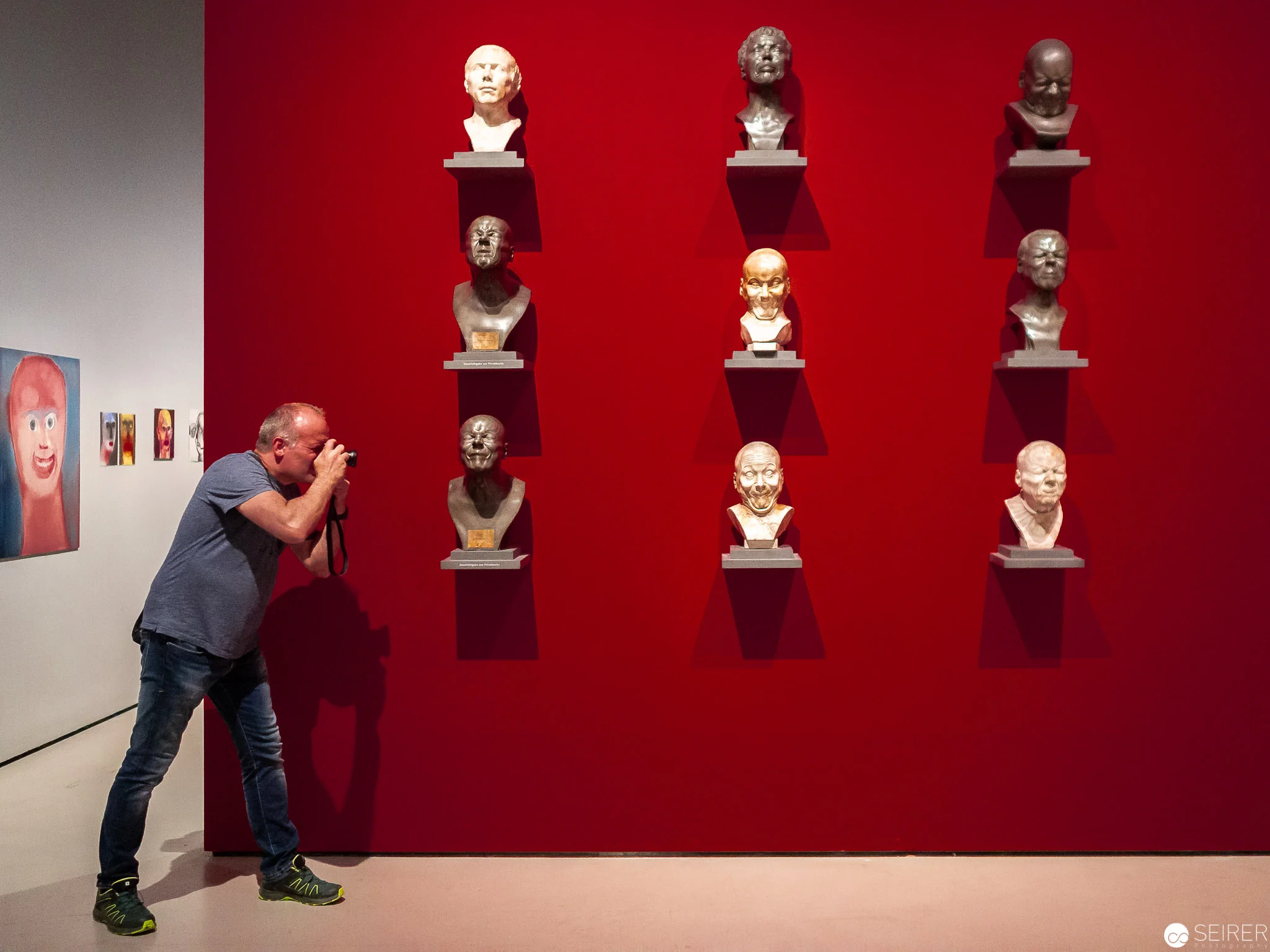 Neun der “Charakterköpfe” von Franz Xaver Messerschmidt und ein weiterer Chararkterkopf