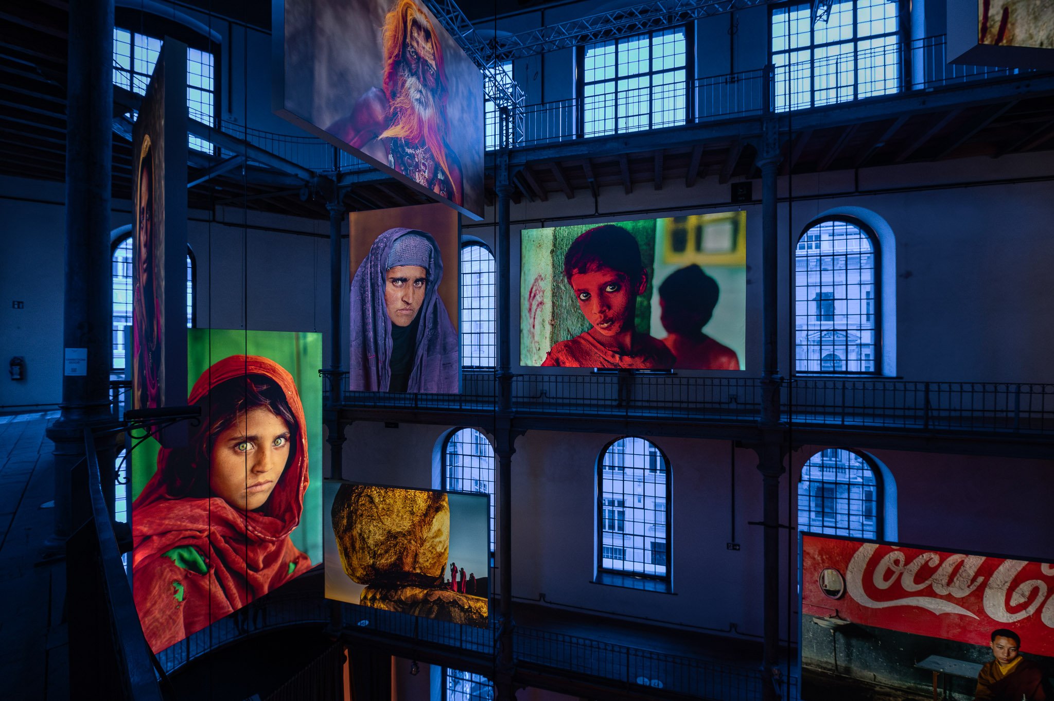 Ausstellungsansicht Steve McCurry, Semperdepot Wien, 2023