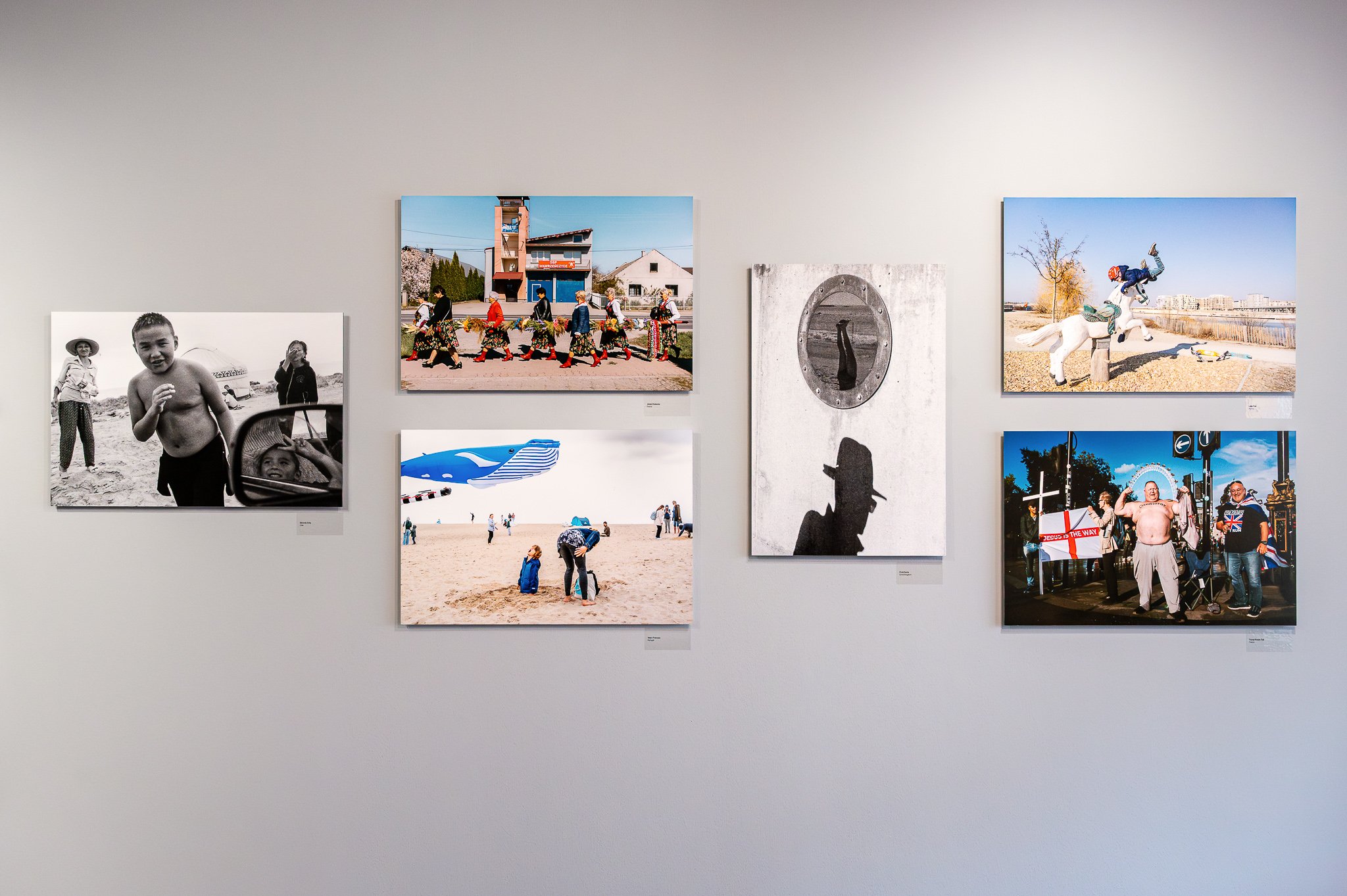 Exhibition view 15th Leica Street Photo Contest (20260421-162945_leica_streetphotography_contest_5476.jpg)