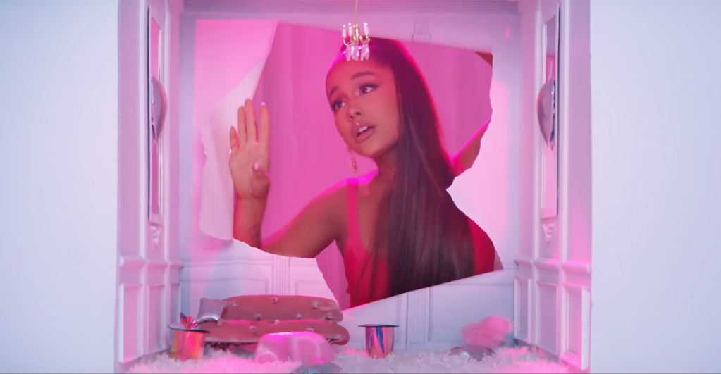 Ariana Grande's '7 Rings' Music Video — Pics – Hollywood Life