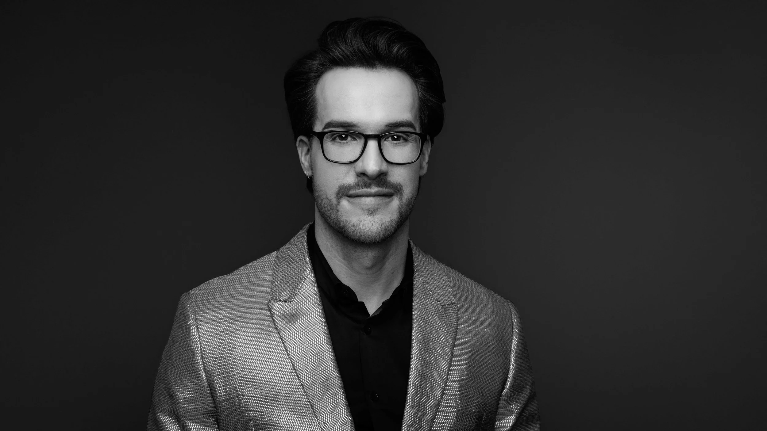 Mark_4bw_wide-final.jpg