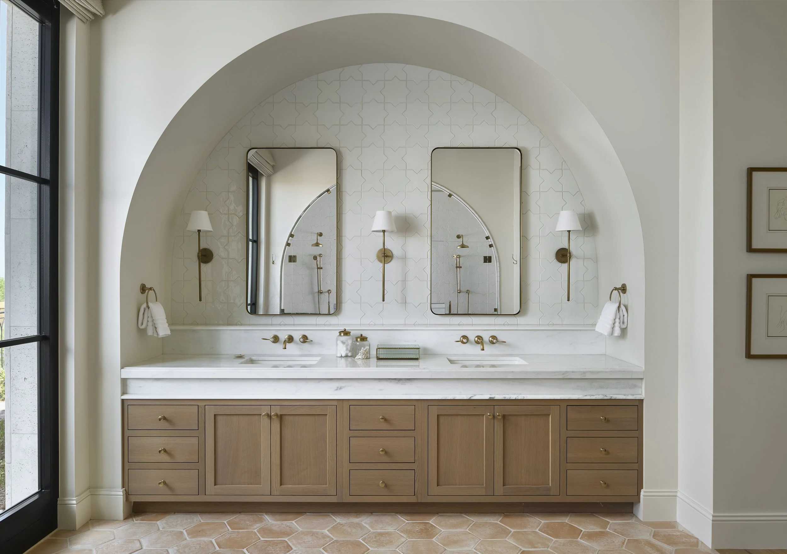 Main6.primarybathroomvanity1.jpg