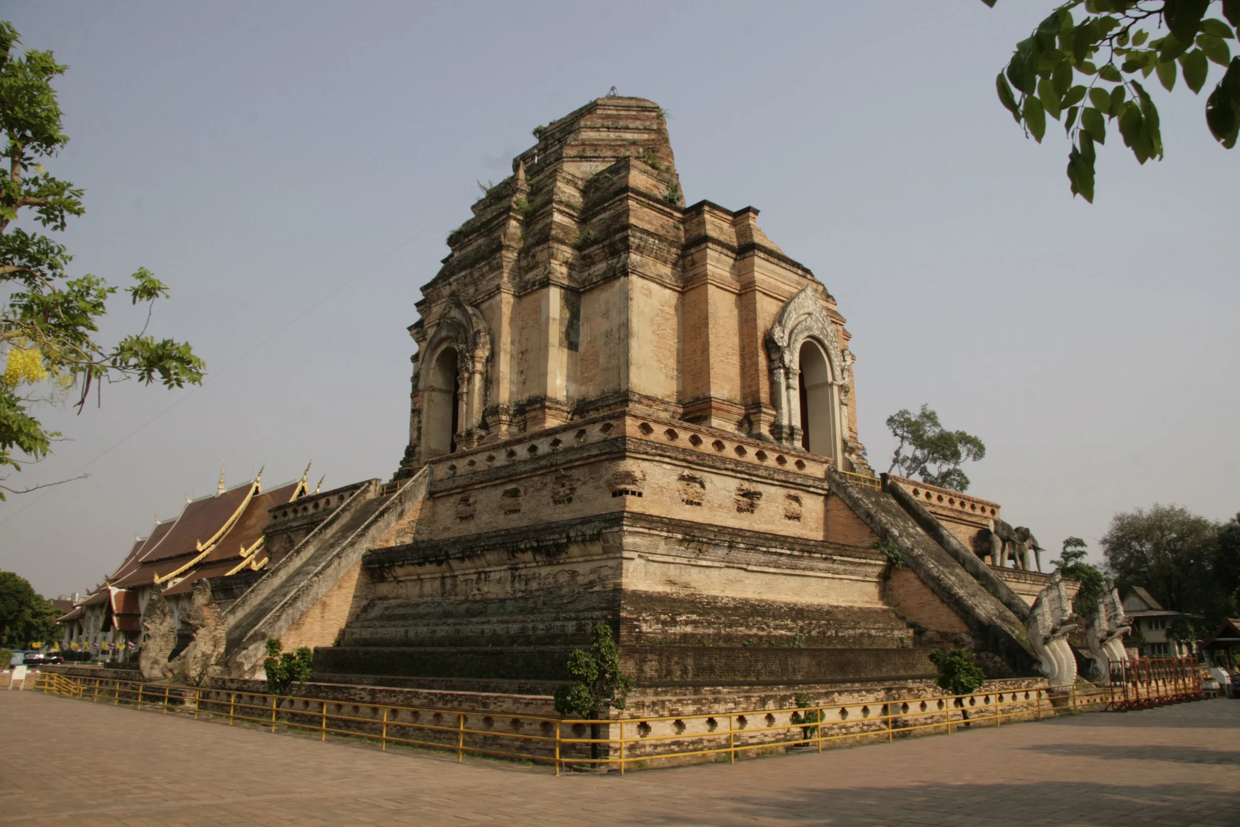 Travel04.jpg