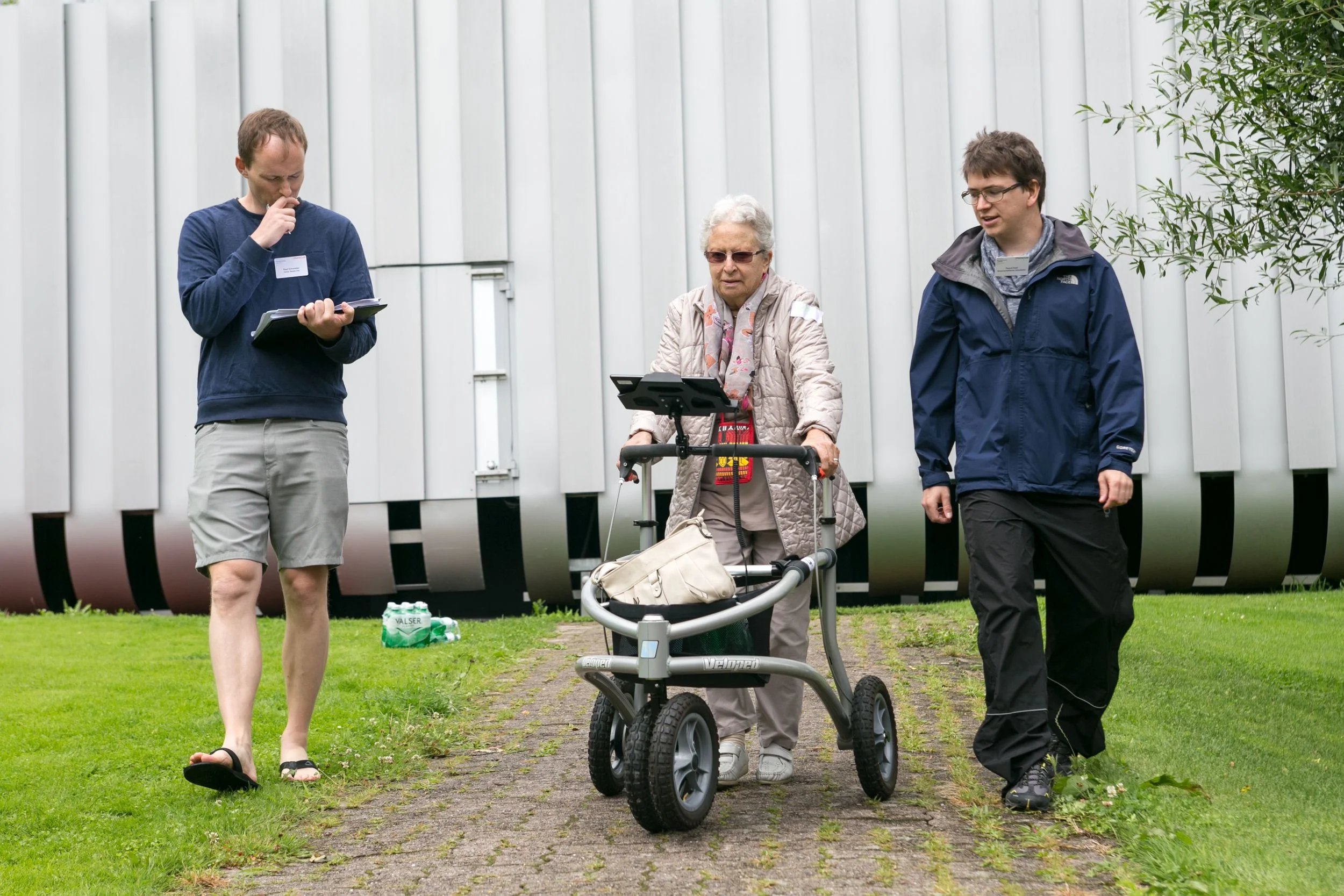 Wie fühlt sich der Motor des beladenen Walkers an, wenn's bergab geht?
