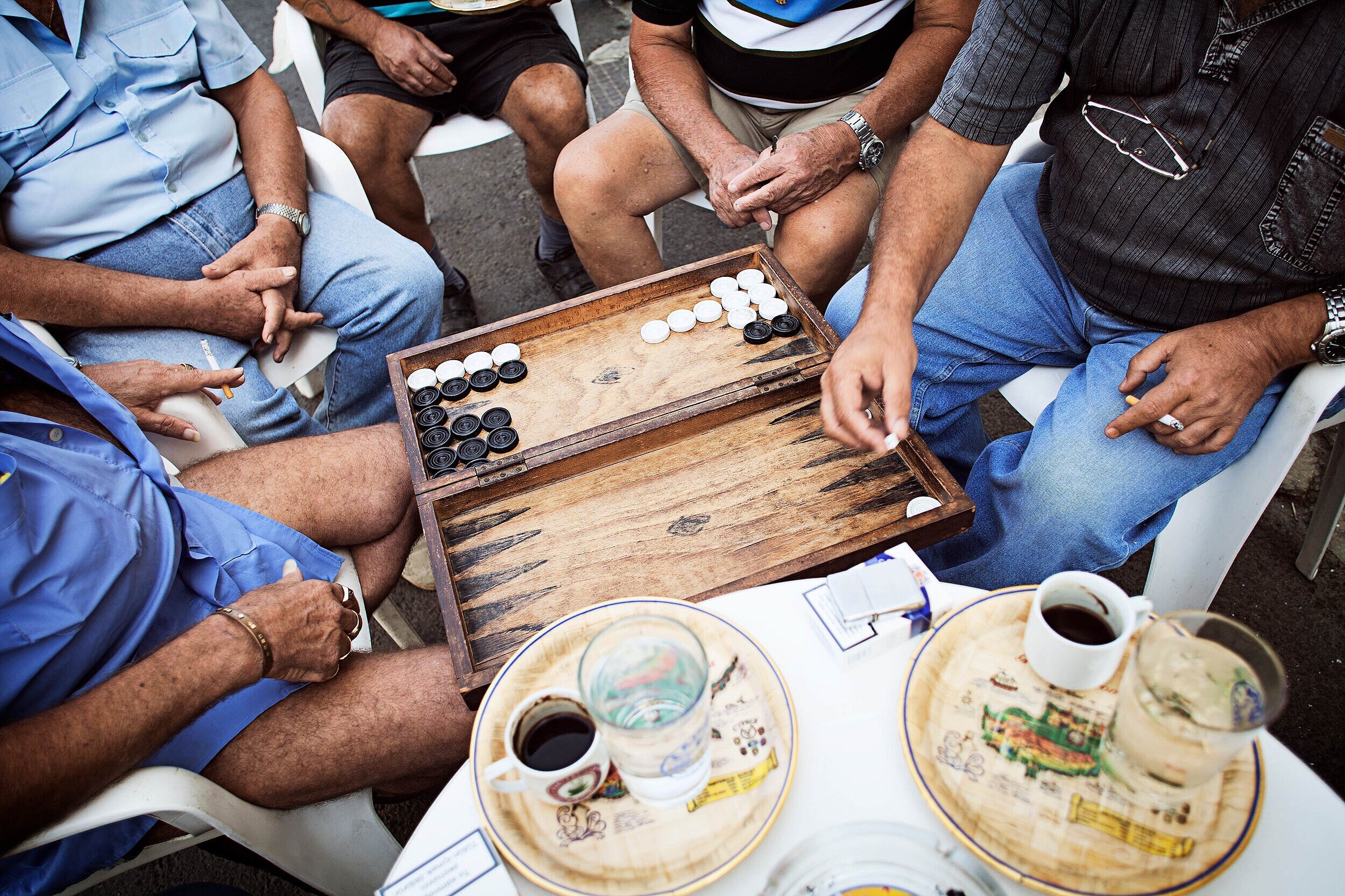 zypern-backgammon-tavli.jpg